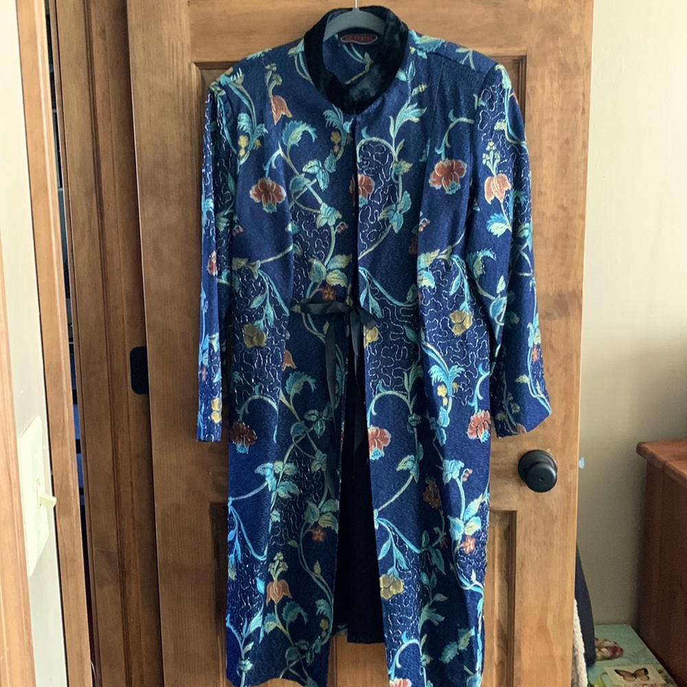 EUC ENTRICE Like-new full length jacket Navy with silver beading 1X
